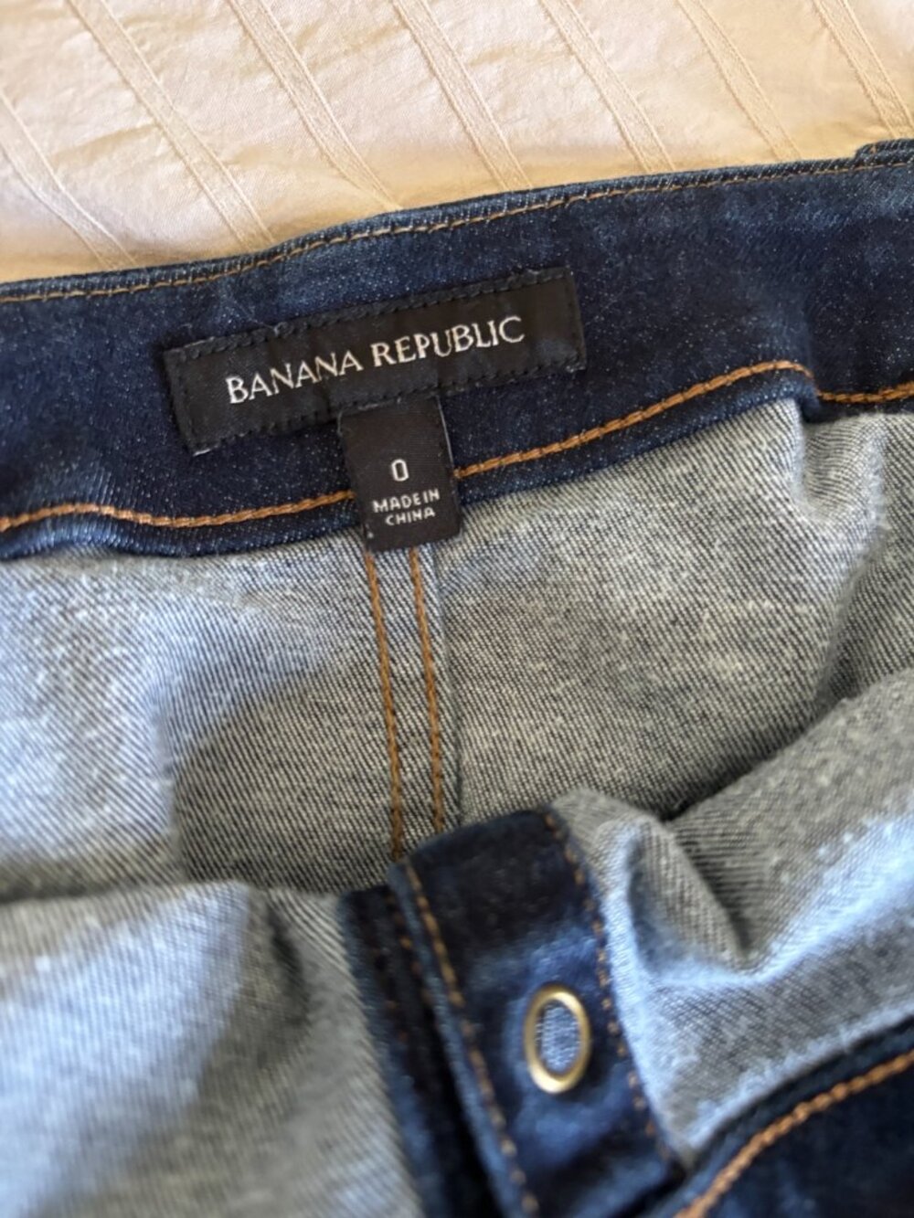 Banana Republic dark strech denim button front mini skirt (size 0) - Picture 6 of 6